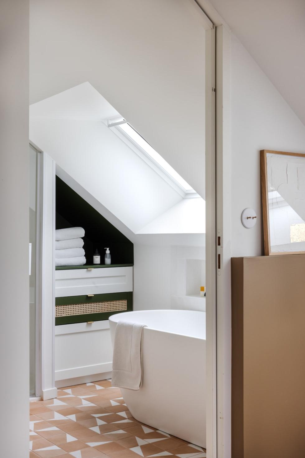 salle de bain cannage olive