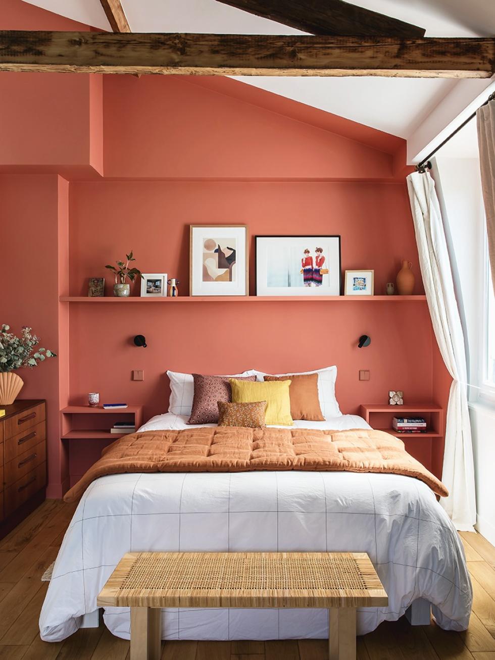 La chambre parentale de Lucie Socrate - ⓒ Hervé Goluza pour Plum Living
