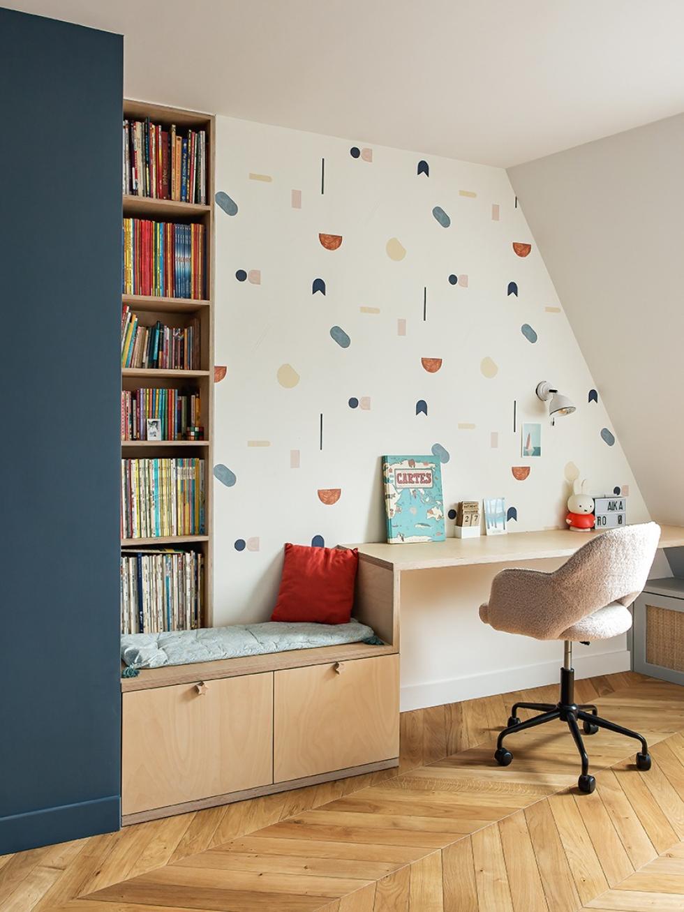 Home Tour, a duplex renovated by Cyrielle Wattinne, children's room