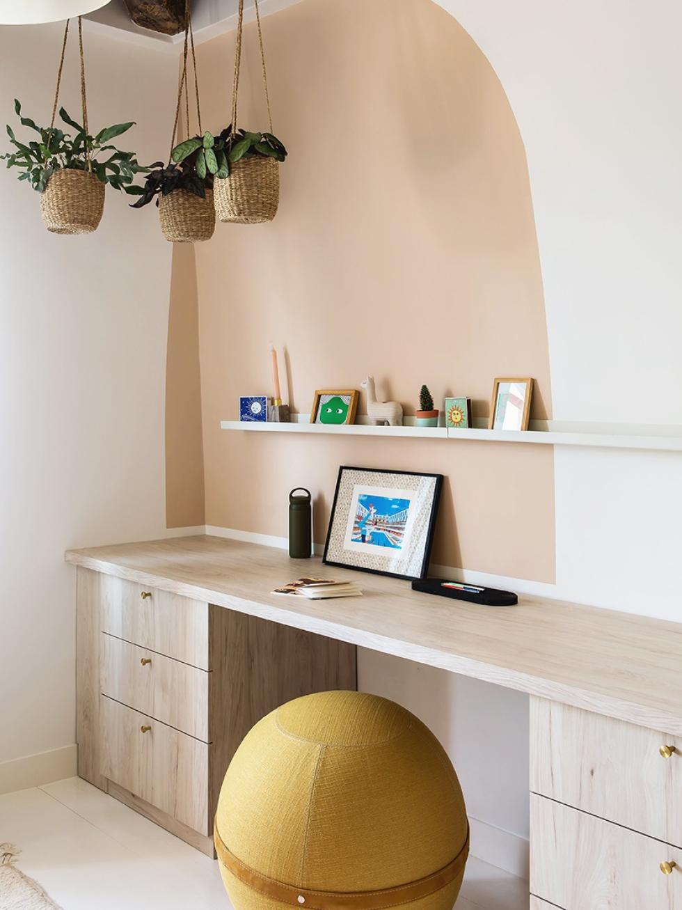 Le bureau de Lucie Socrate  - ⓒ Hervé Goluza pour Plum Living