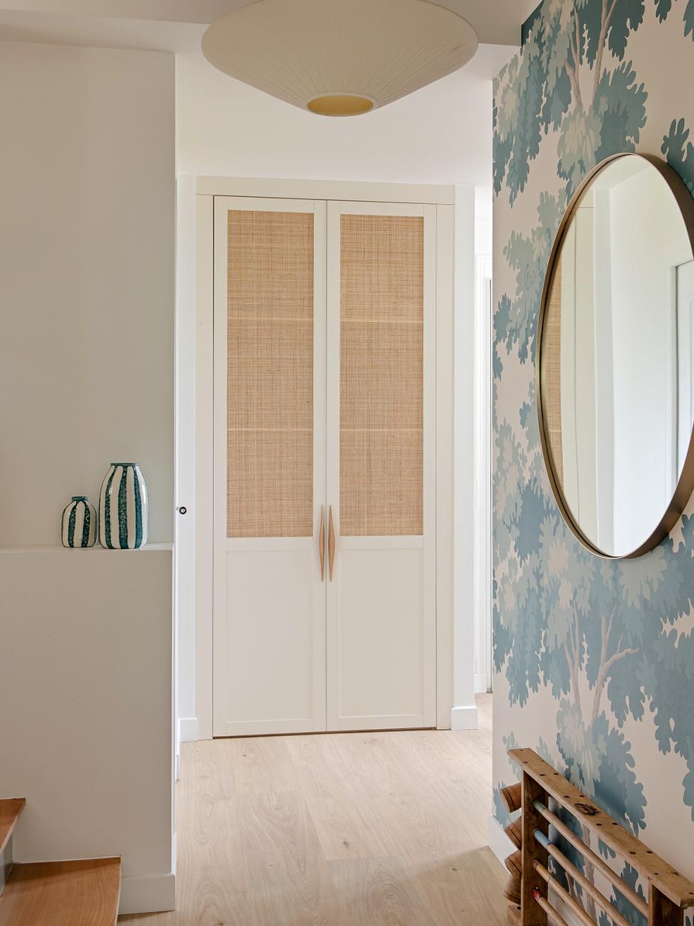 Raphia-Kleiderschrank