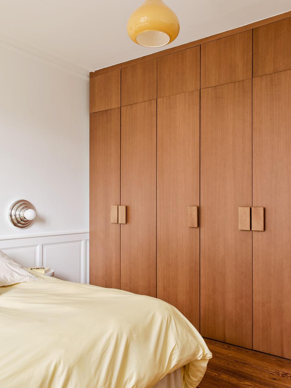 Honey Oak Dressing Room