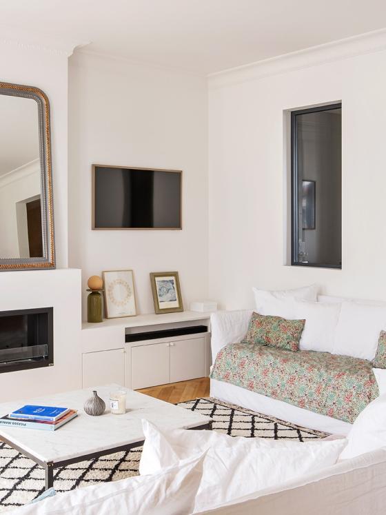 Home Tour, a duplex renovated by Cyrielle Wattinne, the living room