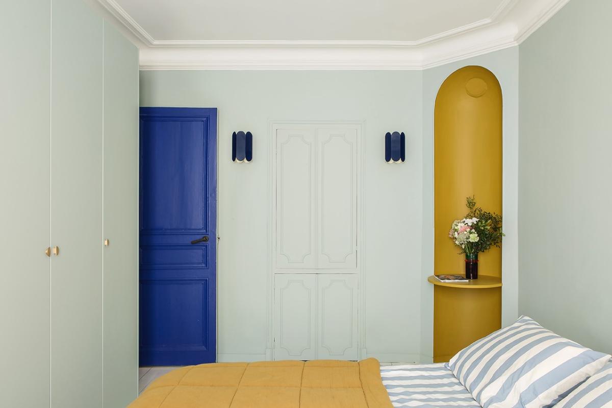 Room and Wardrobe in Green 01 - Amandier grisé