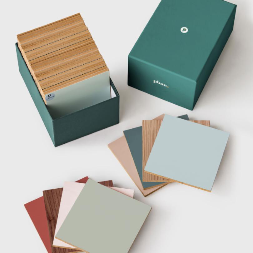 Matte lacquer and natural wood box