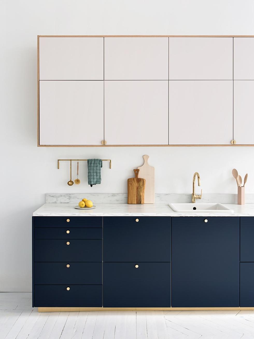 Cuisine bleu nuit beige rosé