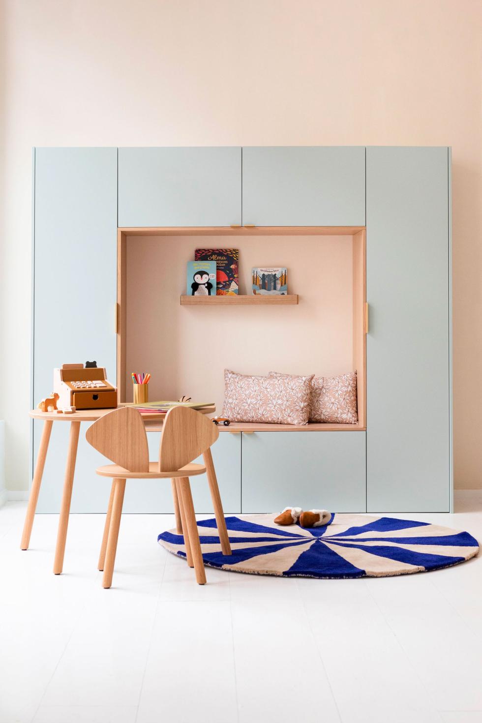 Arche Plum Living réalisée avec nos façades lisses en laque mate Amandier grisé
