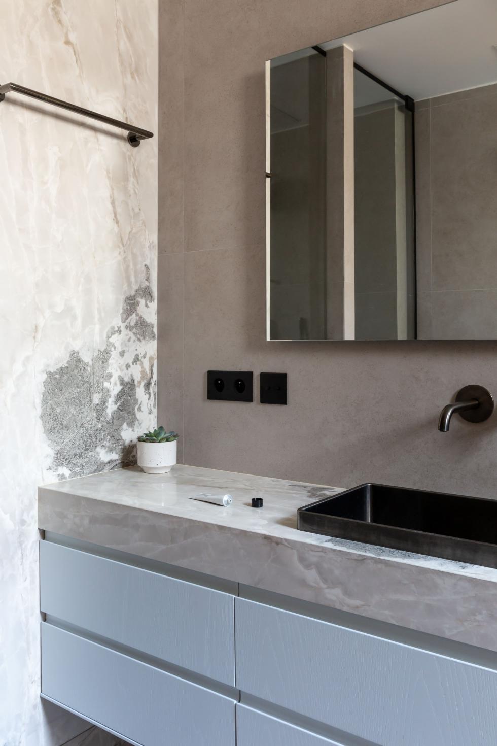 Salle de bain ciel voilé