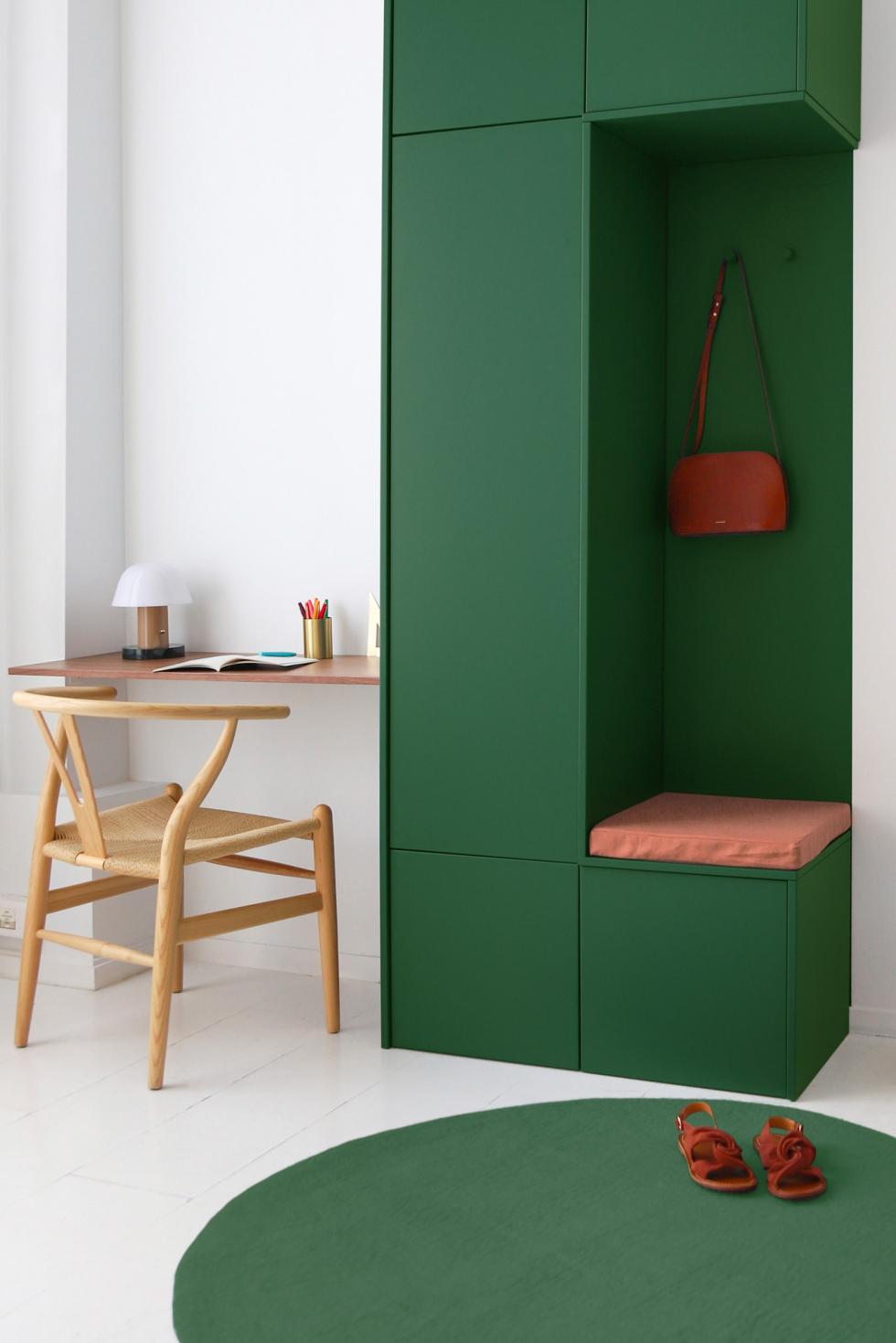 Projekt mit unseren glatten Fronten und Deckplatten aus Mattlack “Jungle”
