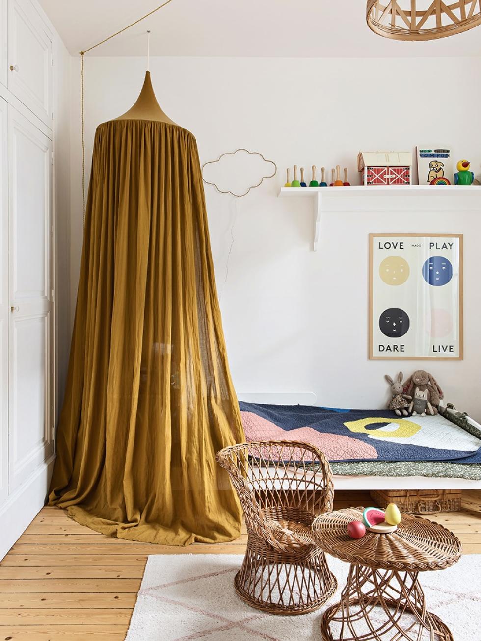 Chambre enfant ciel de lit