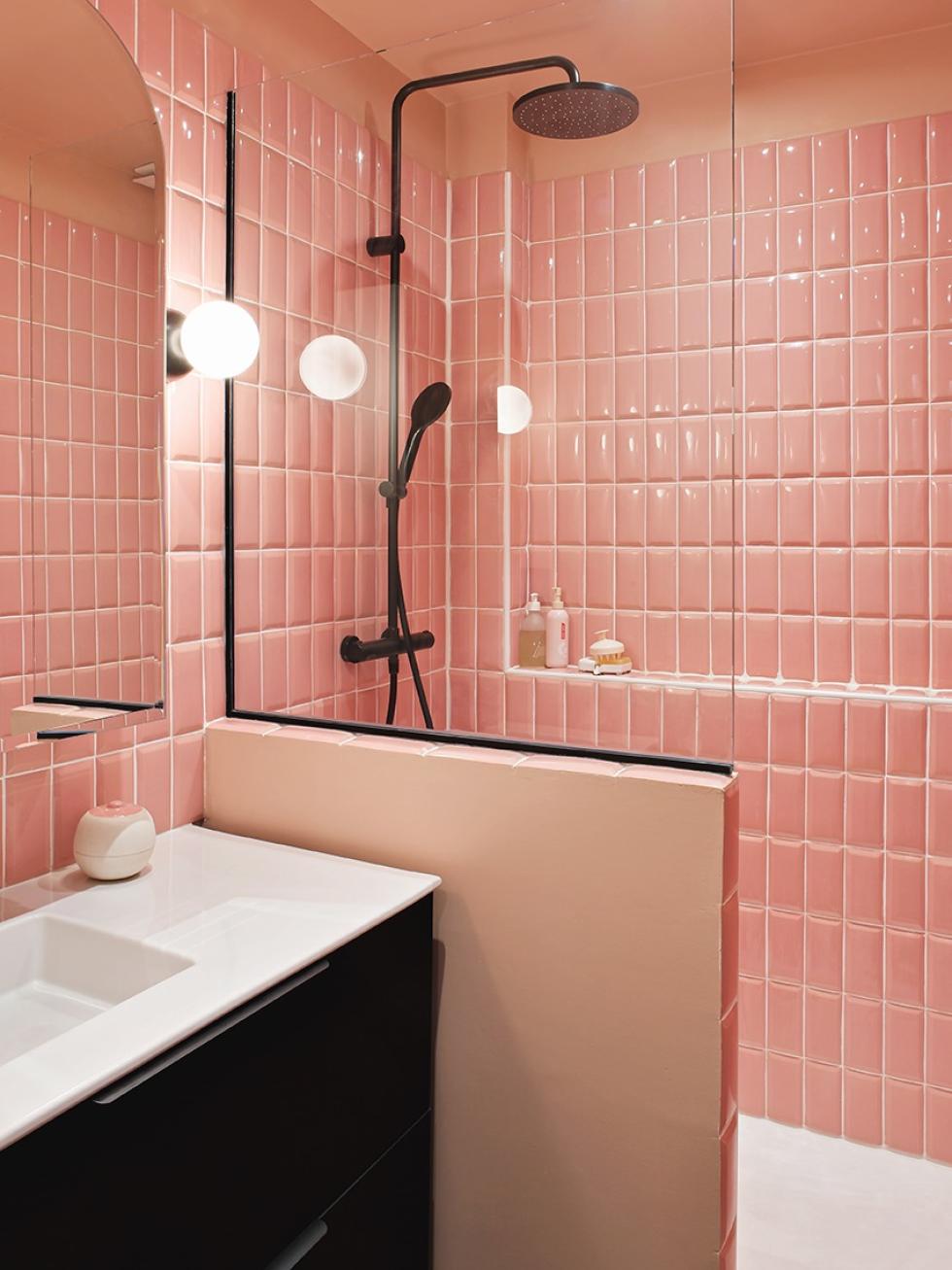 Salle de bain rose