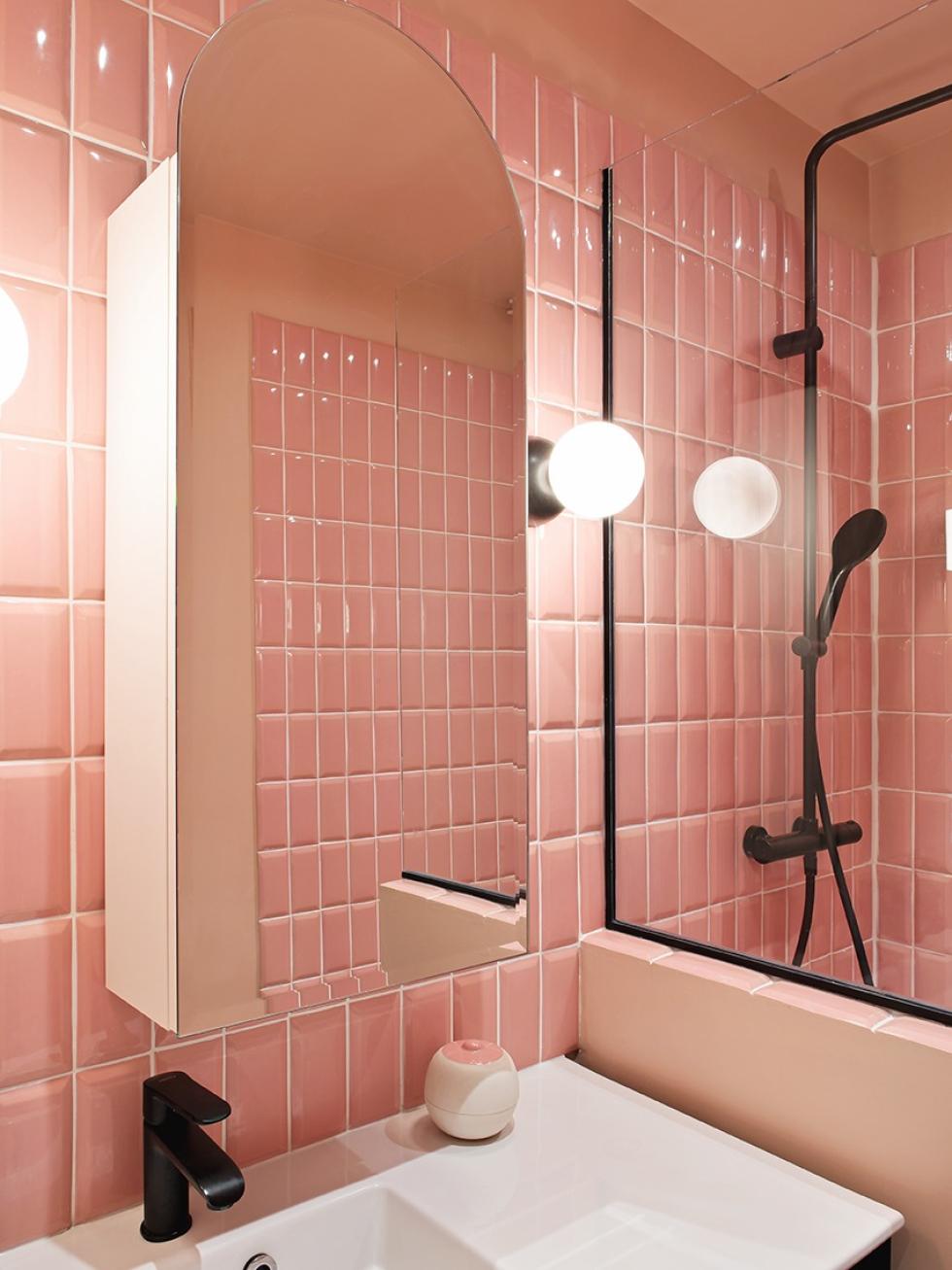 Salle de bain rose