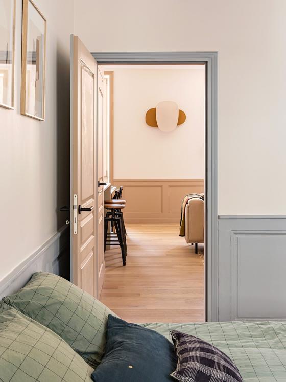 Chambre parentale avec frise de peinture Bleu glacier