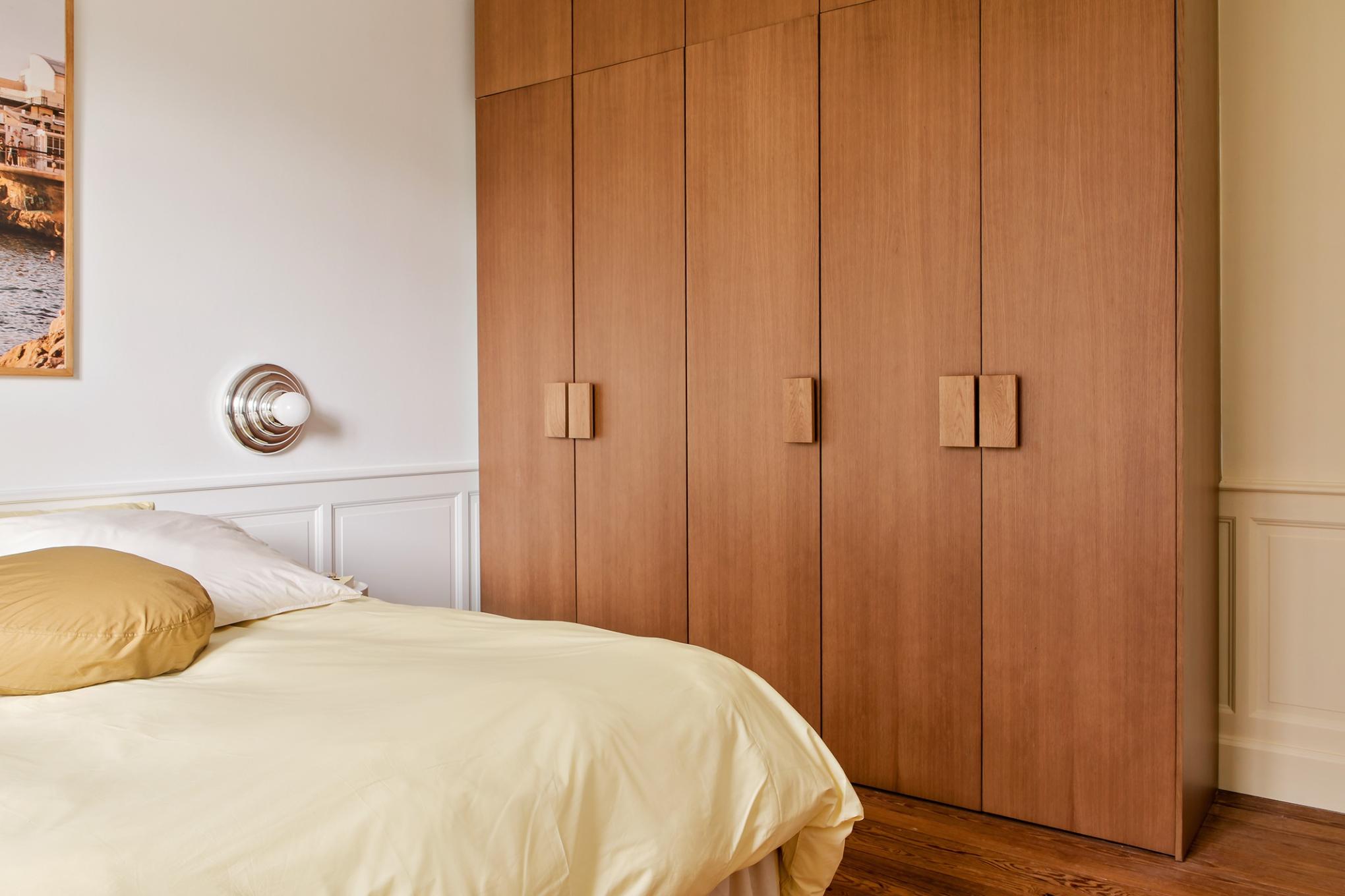 Fronten im glatten Design in Honig Eiche