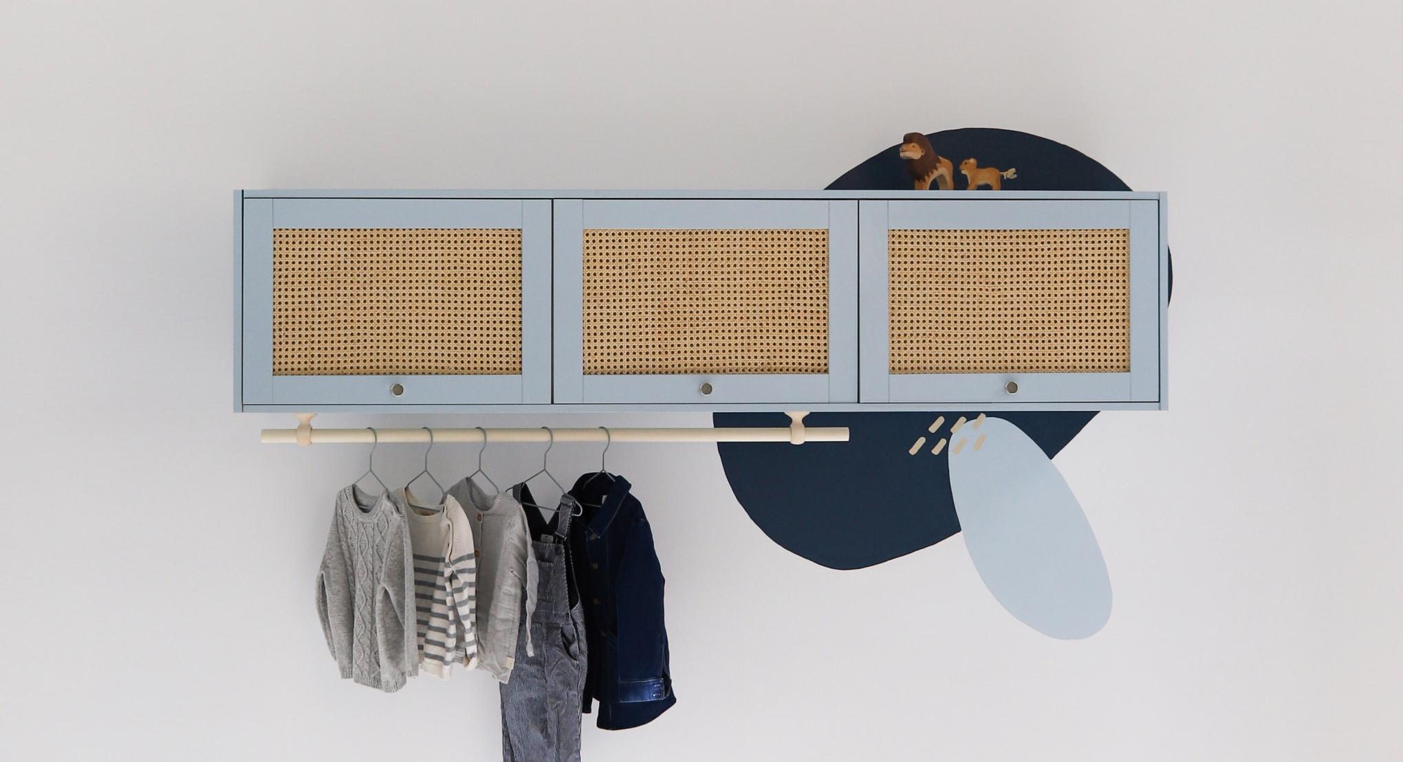 Des petits rangements pour les kids créés avec des caissons Ikea