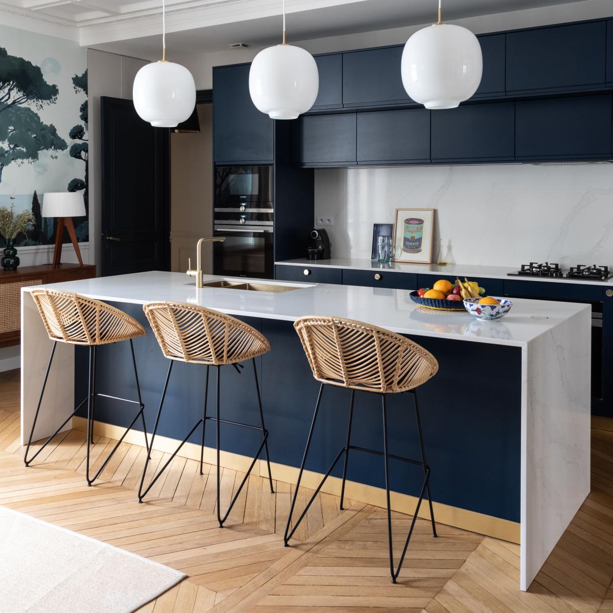 Cuisine tableau bleu nuit